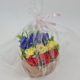 Aranjament floral 9 trandafiri cutie , flori de sapun, tricolor 2