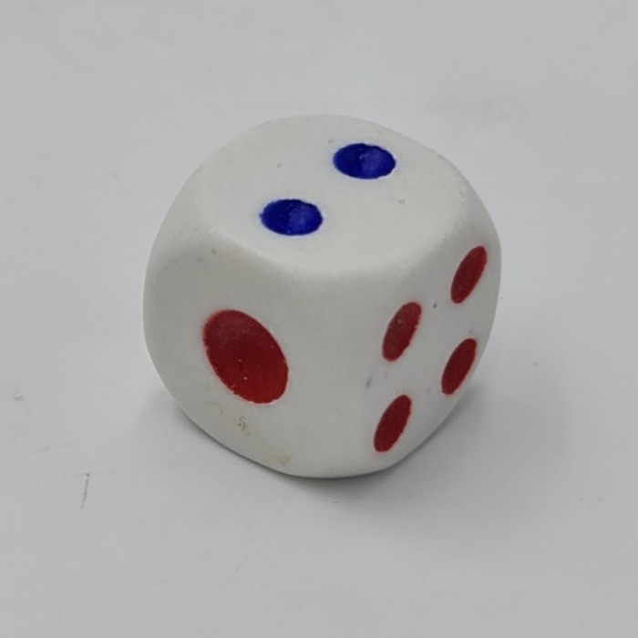            6 darab, 12 mm, fehér, kék és piros pontokkal
         