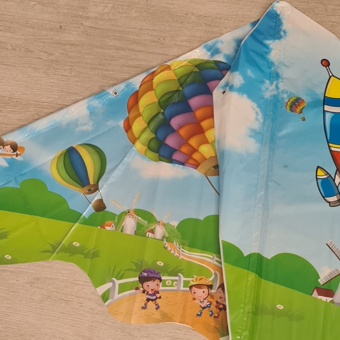            Zmeu multicolor, model balon cu aer cald, tip deltaplan, 100 x 120cm
         