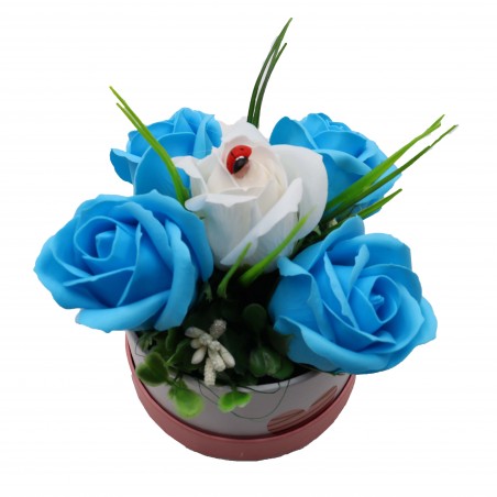 Aranjament Floral, Cutie Trandafiri,  4 Trandafiri Albastri din Sapun si unul Alb